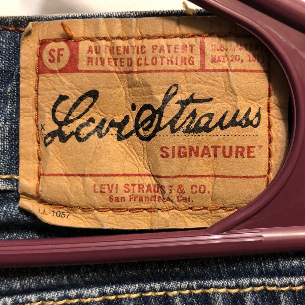 Levi’s - Picture 3 of 4